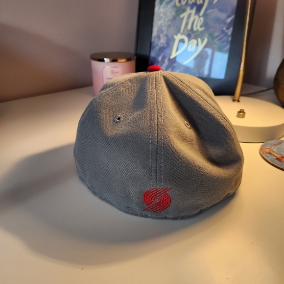 Men's New Era Black Portland Trail Blazers Hat - Picture 9 of 9